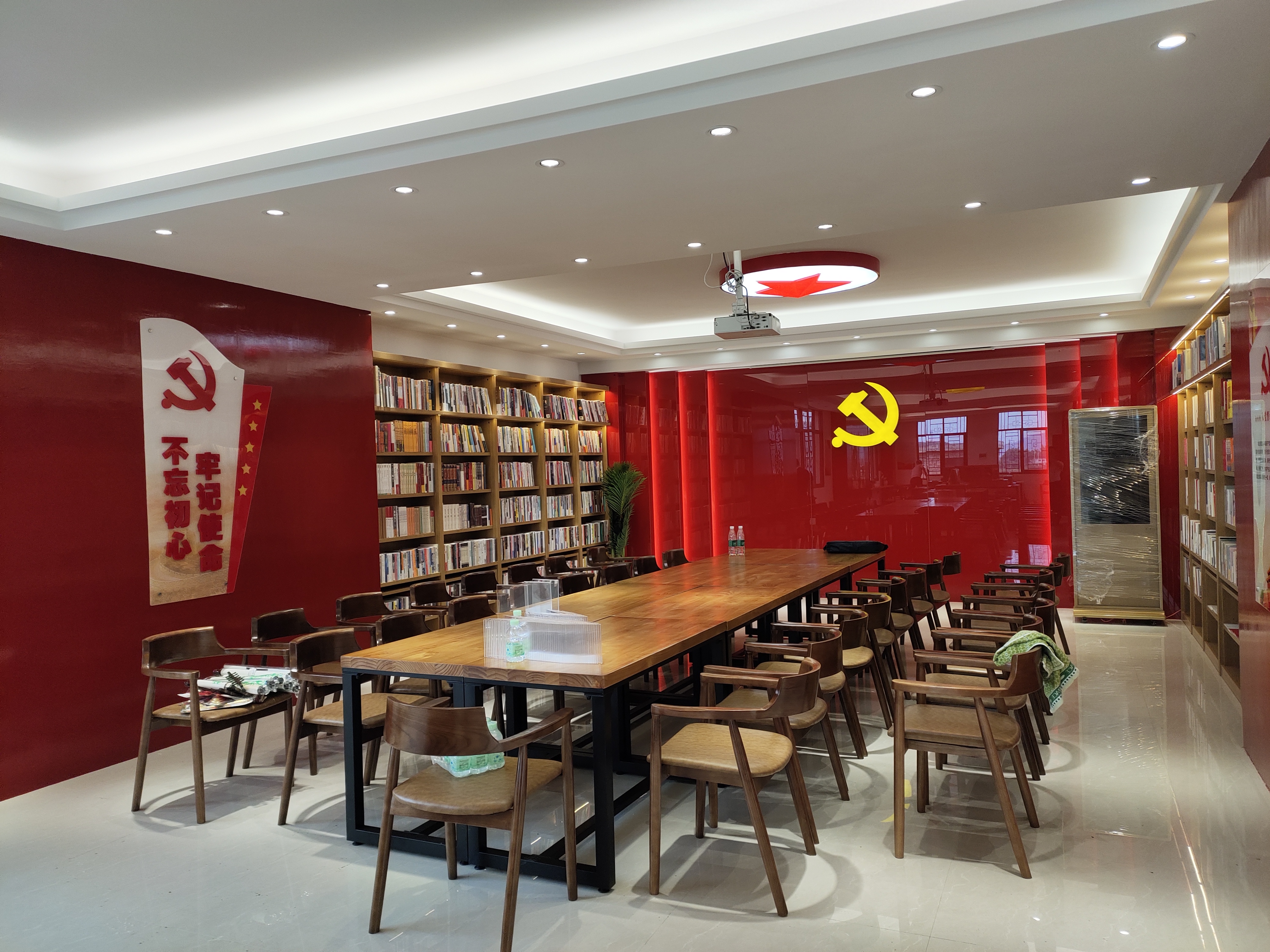 高标准打造党员教育新阵地，广东新华这样做