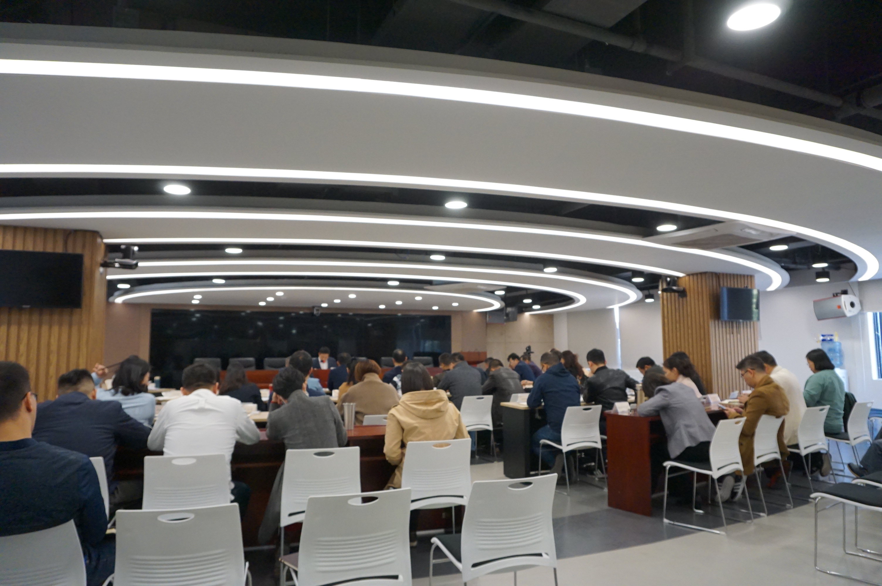 入脑入心！集团召开学习贯彻 党的十九届四中全会精神宣讲会