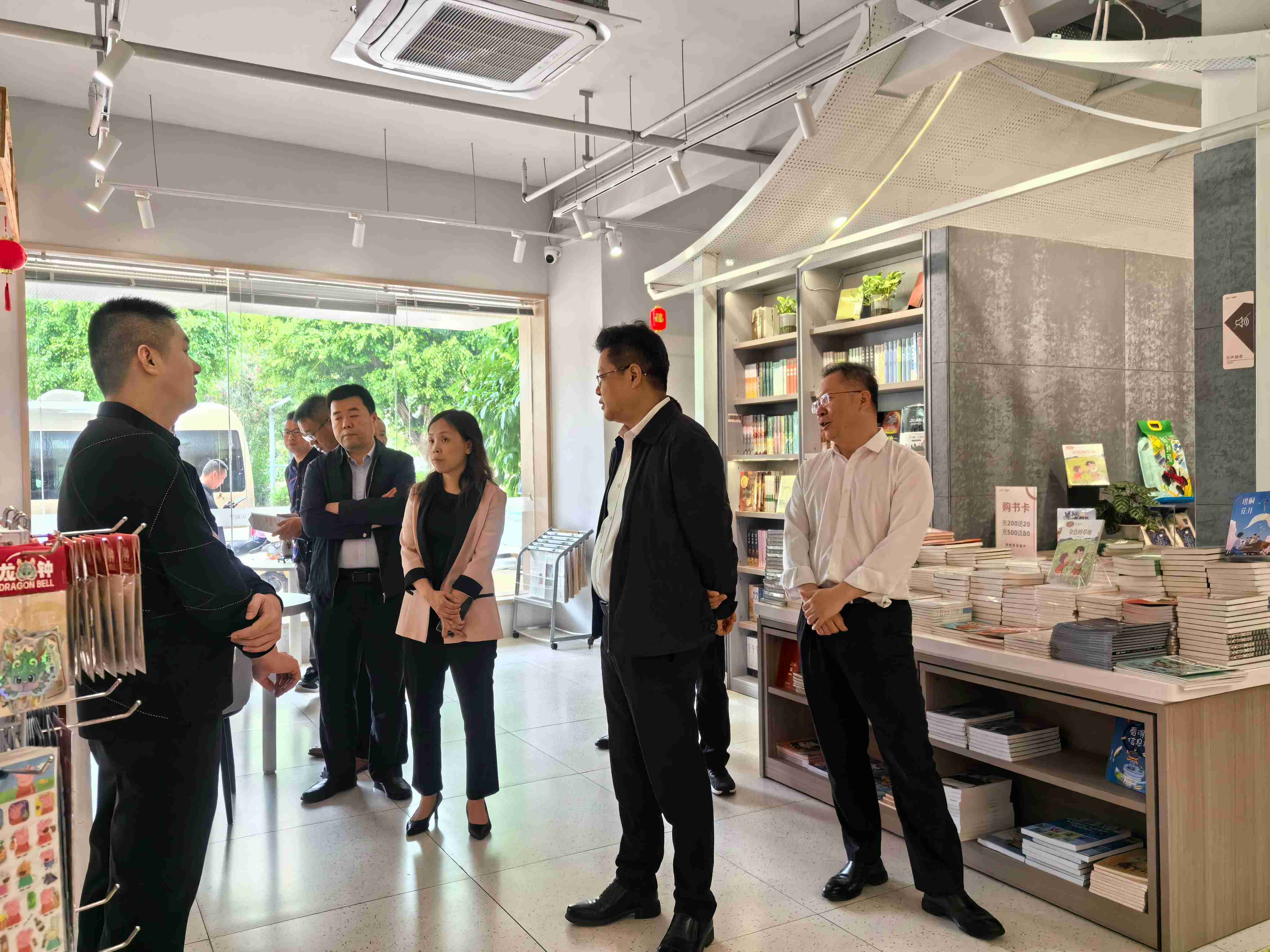 倪谦率队到澄海新华书店调研