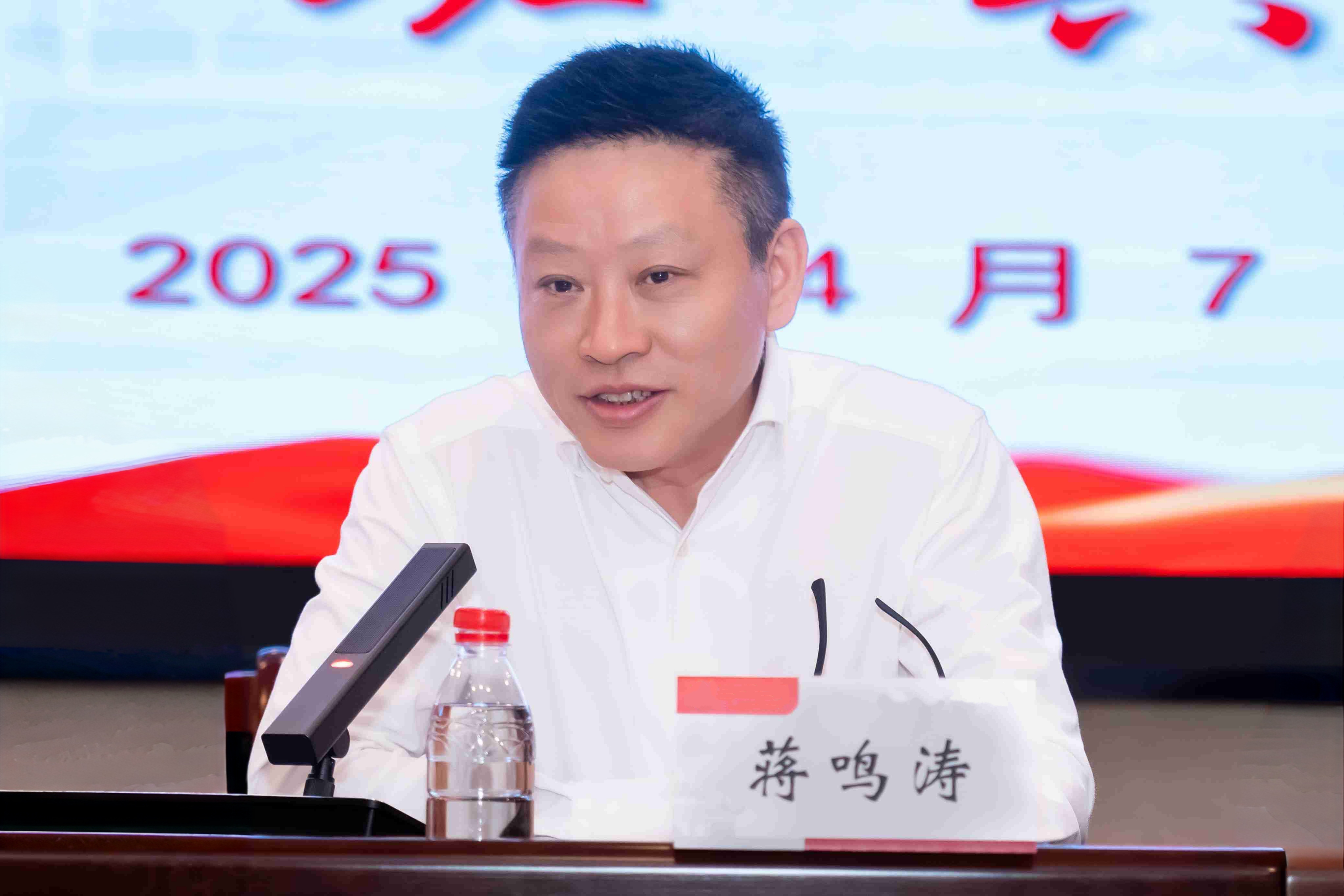 蒋鸣涛：实体书店连接着具体的人，构建起人与人之间绵长的情谊 | “新华老总谈读书”系列专题访谈
