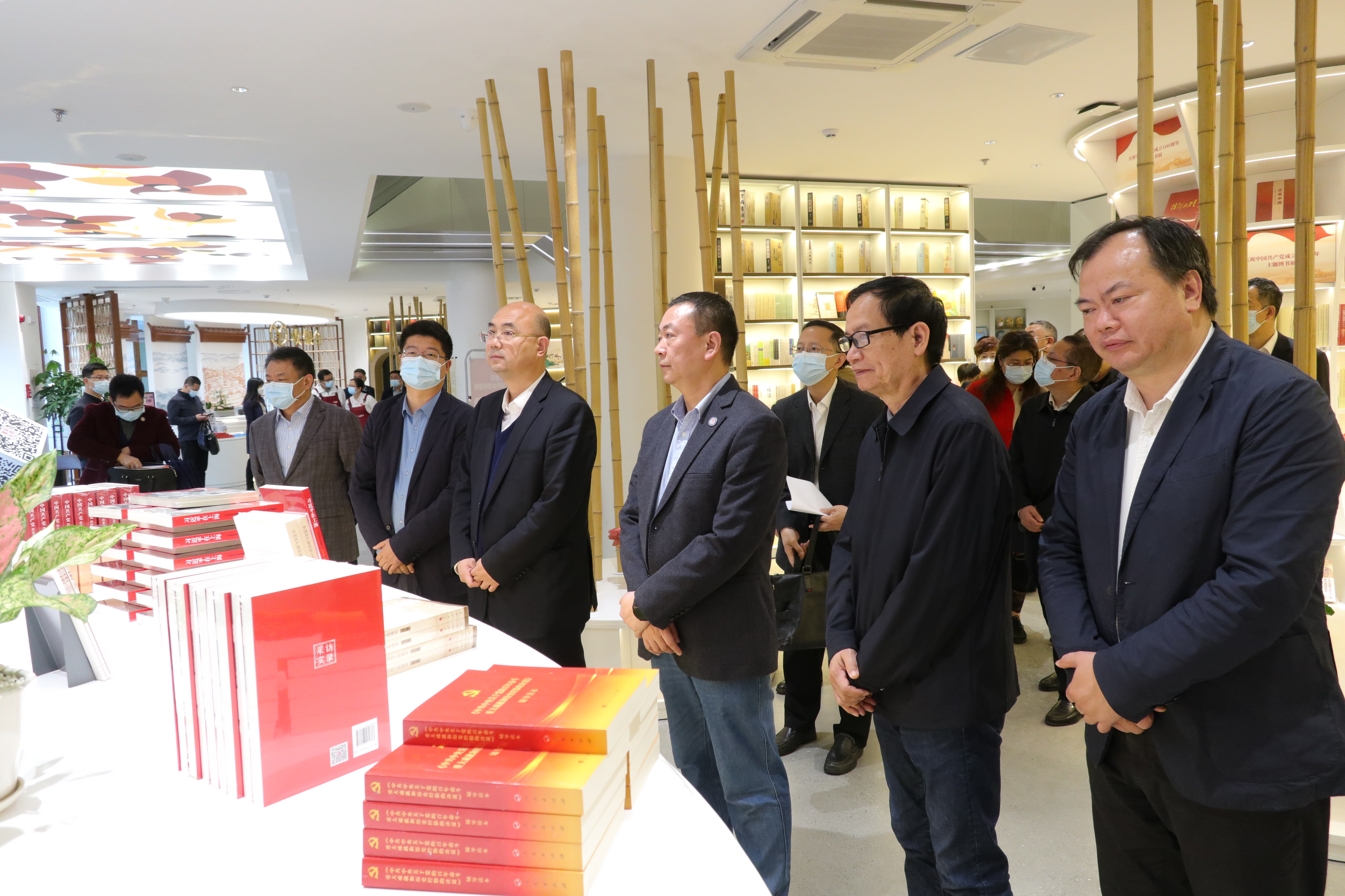 《韶关历史文献丛书》首发仪式暨出版精品座谈会 (2).jpg