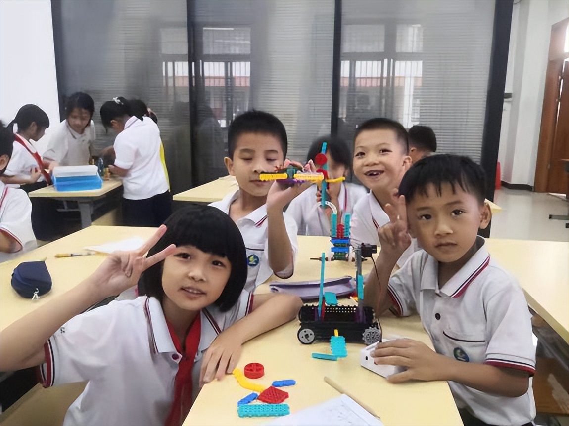 广东新华发行集团：多彩课后服务 学生“学有所乐”